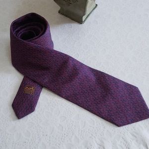 BUCKLET OR HORSESHOE PRINT TIE